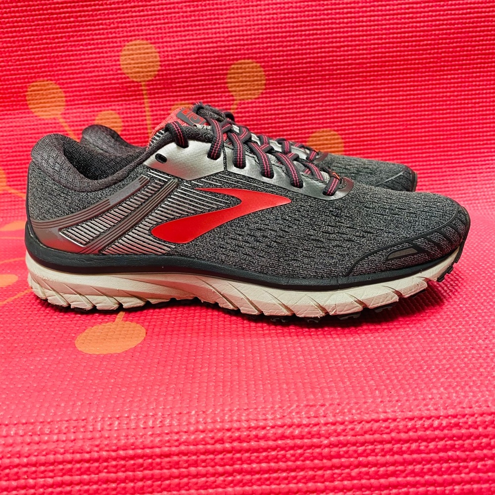 Brooks Adrenaline GTS 18 Women's Running Shoes Gray Size 8.5 B (Medium).